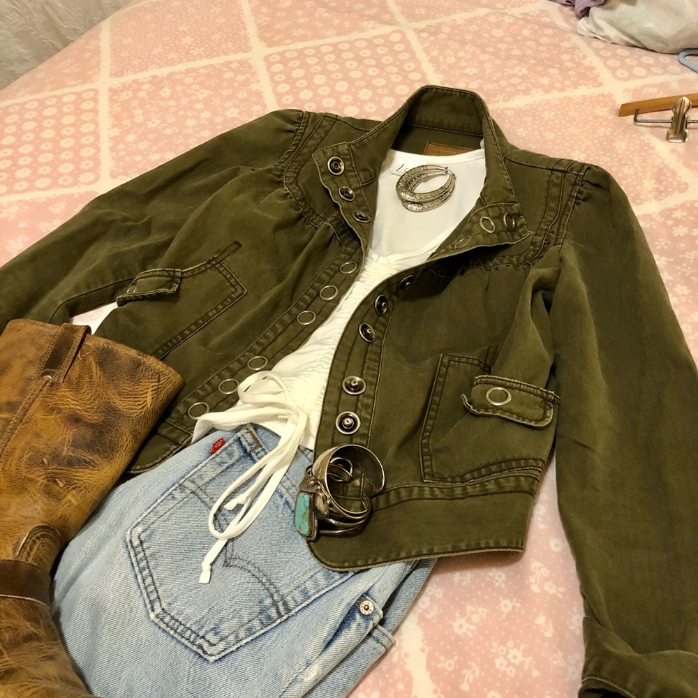 Levi’s green bomber with ruffle detail - small